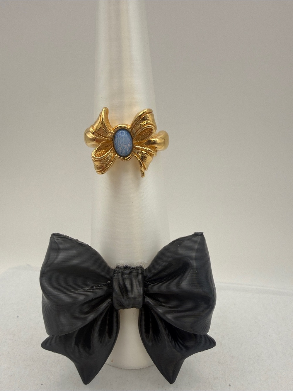 Vintage Avon Gold Bow Ring Blue Faux Opal Cabochon Size 7 Ribbon